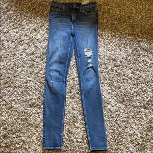 A& F High Waisted Jean Jegging